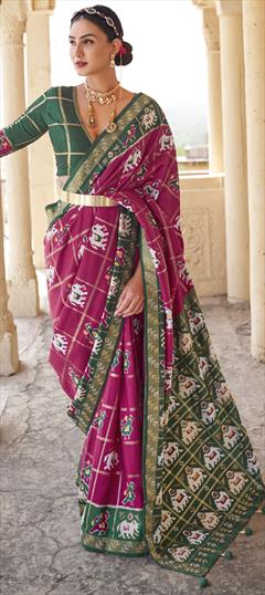 Traditional Pink and Majenta color Saree in Patola Silk, Silk fabric with South Printed work : 1805298