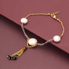 Gold color Bracelet in Metal Alloy studded with Beads & Gold Rodium Polish : 1806497