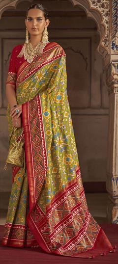 Traditional Green color Saree in Patola Silk, Silk fabric with South Stone work : 1809525