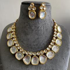 White and Off White color Necklace in Metal Alloy studded with Austrian diamond, Beads, Pearl & Gold Rodium Polish : 1809746