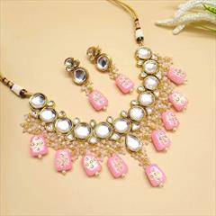 Pink and Majenta color Necklace in Metal Alloy studded with Austrian diamond, Beads, Pearl & Gold Rodium Polish : 1809747