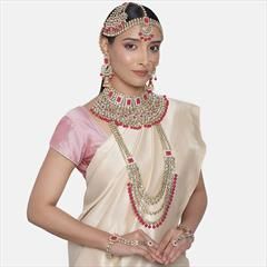 Red and Maroon color Bridal Jewelry in Metal Alloy studded with Kundan & Gold Rodium Polish : 1810032