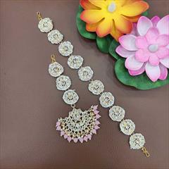 Pink and Majenta color Mang Tikka in Metal Alloy studded with CZ Diamond, Pearl & Gold Rodium Polish : 1812669