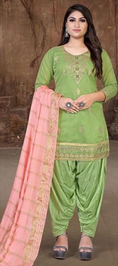 Festive, Party Wear Green color Salwar Kameez in Chanderi Silk fabric with Patiala, Straight Embroidered, Gota Patti, Thread, Zari work : 1815088