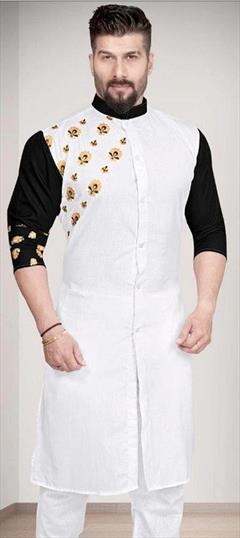 White and Off White color Kurta in Blended Cotton fabric with Embroidered work : 1819483