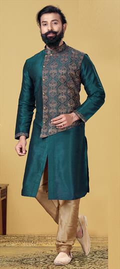 Green color Kurta Pyjamas in Dupion Silk fabric with Embroidered, Thread work : 1828450