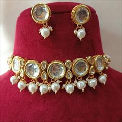 White and Off White color Necklace in Metal Alloy studded with Beads, Kundan & Gold Rodium Polish : 1829623