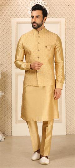 Gold color Kurta Pyjama with Jacket in Banarasi Silk fabric with Embroidered work : 1831924