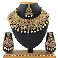 Gold color Necklace in Metal Alloy studded with CZ Diamond, Pearl & Gold Rodium Polish : 1833389