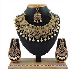 Green color Necklace in Metal Alloy studded with CZ Diamond, Pearl & Gold Rodium Polish : 1833391