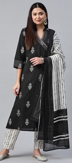 Casual Black and Grey color Salwar Kameez in Cotton fabric with Straight Printed, Thread work : 1836619