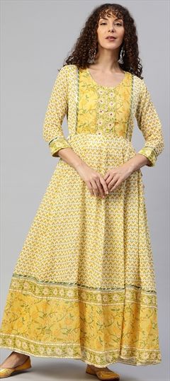 Party Wear Yellow color Kurti in Malmal fabric with Anarkali, Long Sleeve Gota Patti, Printed, Sequence, Thread work : 1837103