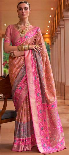 Reception, Traditional Pink and Majenta color Saree in Patola Silk, Silk fabric with South Printed, Weaving work : 1839688