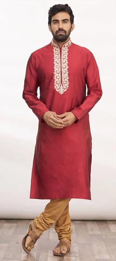 Red and Maroon color Kurta Pyjamas in Taffeta Silk fabric with Aari work : 1862836