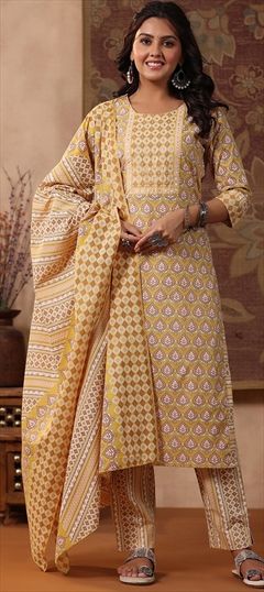 Summer Yellow color Salwar Kameez in Cotton fabric with Straight Printed work : 1866416