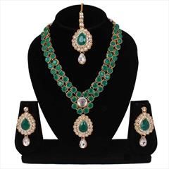 Green color Necklace in Metal Alloy studded with Austrian diamond, Kundan & Gold Rodium Polish : 1867579