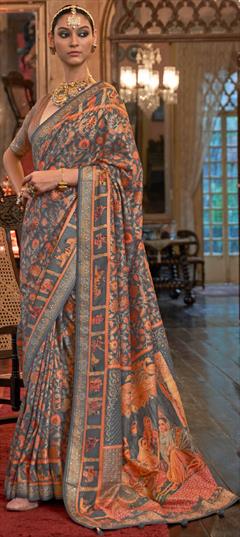 Reception, Traditional Black and Grey color Saree in Patola Silk, Silk fabric with South Weaving work : 1868380