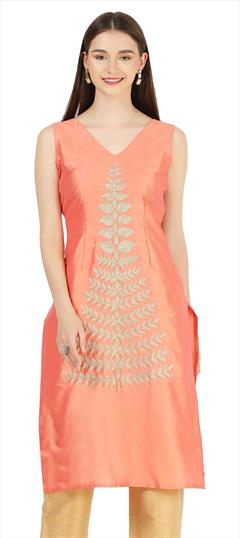 Casual Pink and Majenta color Kurti in Taffeta Silk fabric with Thread, Zari work : 1869002