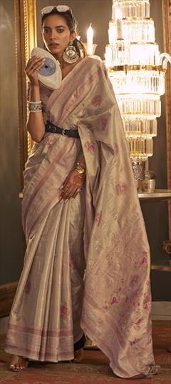 Party Wear, Traditional Beige and Brown color Saree in Handloom fabric with Bengali Printed, Weaving work : 1870704