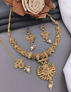 Pink and Majenta color Necklace in Metal Alloy studded with Kundan, Pearl & Gold Rodium Polish : 1872945