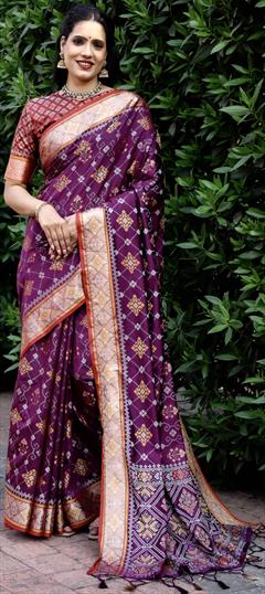 Party Wear, Traditional Purple and Violet color Saree in Patola Silk, Silk fabric with South Weaving work : 1873770