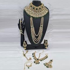 Green color Bridal Jewelry in Metal Alloy studded with CZ Diamond, Pearl & Gold Rodium Polish : 1882824