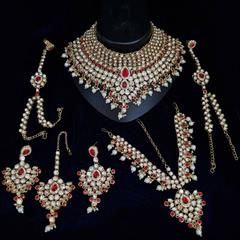 Red and Maroon color Bridal Jewelry in Metal Alloy studded with Beads, CZ Diamond & Gold Rodium Polish : 1883412