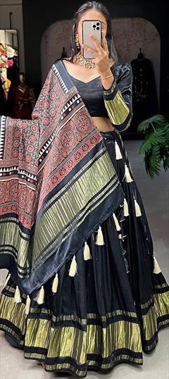 Reception, Wedding Black and Grey color Lehenga in Art Silk fabric with Flared Digital Print, Embroidered, Moti, Sequence, Thread work : 1884563