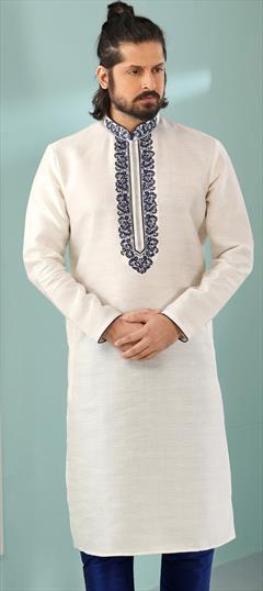 Party Wear White and Off White color Kurta in Blended Cotton fabric with Embroidered, Thread work : 1891158
