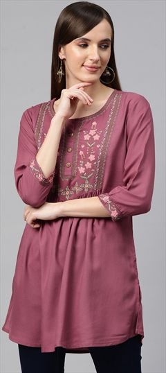 Casual, Summer Pink and Majenta color Kurti in Cotton fabric with Long Sleeve, Straight Embroidered, Resham, Thread work : 1893662