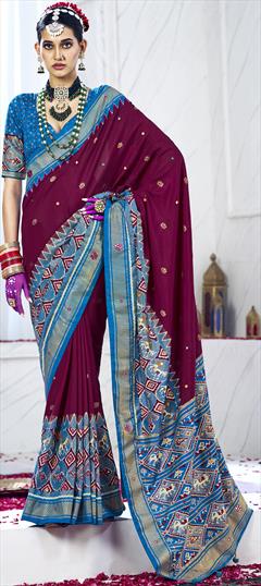 Party Wear, Traditional Purple and Violet color Saree in Silk cotton fabric with Bengali, South Mirror, Printed, Weaving work : 1897722