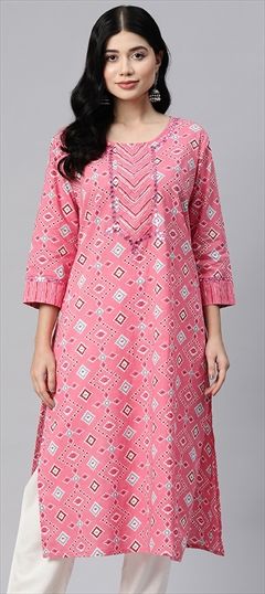 Casual, Summer Pink and Majenta color Kurti in Cotton fabric with Straight Gota Patti, Printed work : 1899646