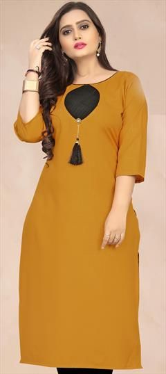 Casual Yellow color Kurti in Cotton fabric with Straight Patch work : 1902209
