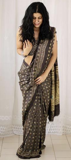 Casual, Traditional Beige and Brown color Saree in Cotton fabric with Bengali Digital Print work : 1919372