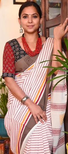 Casual, Traditional White and Off White color Saree in Linen fabric with Bengali Digital Print work : 1920142