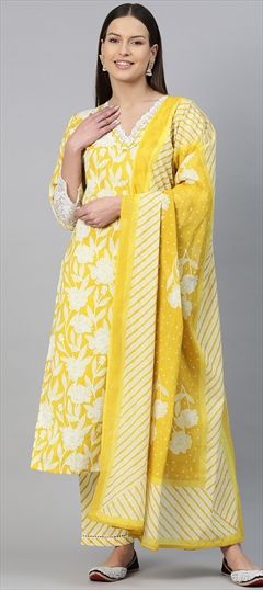 Festive, Party Wear, Summer Yellow color Salwar Kameez in Cotton fabric with Palazzo, Straight Floral, Lace, Printed work : 1924416