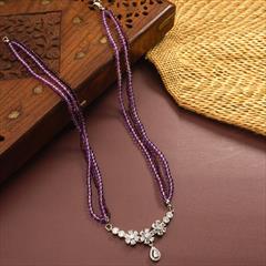 White and Off White color Necklace in Metal Alloy studded with Artificial, Beads, CZ Diamond & Gold Rodium Polish : 1925277