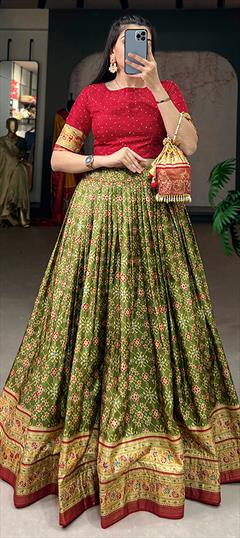 Festive, Party Wear, Reception Green color Ready to Wear Lehenga in Dolla Silk fabric with Flared Embroidered, Thread work : 1928672