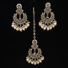 Beige and Brown color Earrings in Metal Alloy studded with Kundan, Pearl & Gold Rodium Polish : 1929291
