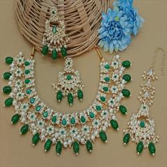 Green color Necklace in Metal Alloy studded with Kundan, Pearl & Gold Rodium Polish : 1932431