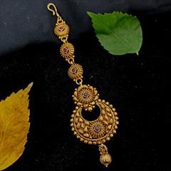 Gold color Mang Tikka in Copper studded with Beads & Gold Rodium Polish : 1937214