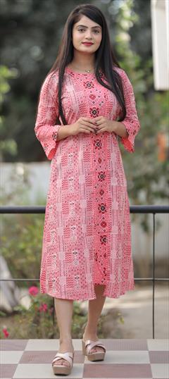 Summer Pink and Majenta color Kurti in Cotton fabric with A Line, Long Printed work : 1938931