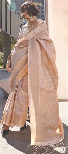 Party Wear, Traditional White and Off White color Saree in Handloom fabric with Bengali Weaving work : 1943129