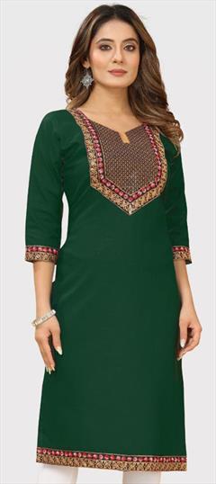 Casual Green color Kurti in Cotton fabric with Elbow Sleeve, Straight Patch work : 1946416