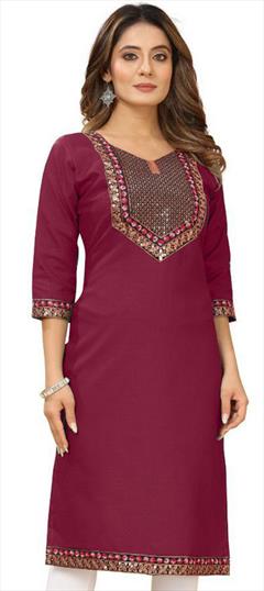 Casual Pink and Majenta color Kurti in Cotton fabric with Elbow Sleeve, Straight Patch work : 1946417