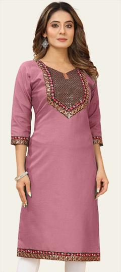 Casual Pink and Majenta color Kurti in Cotton fabric with Elbow Sleeve, Straight Patch work : 1946418
