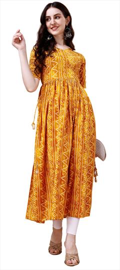 Casual Yellow color Kurti in Rayon fabric with Elbow Sleeve, Straight Printed work : 1947253