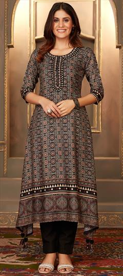 Summer Black and Grey color Kurti in Dolla Silk fabric with A Line Digital Print work : 1947268