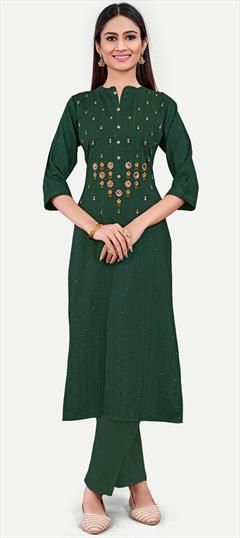 Casual Green color Kurti in Cotton fabric with Long Sleeve, Straight Embroidered, Thread work : 1950982