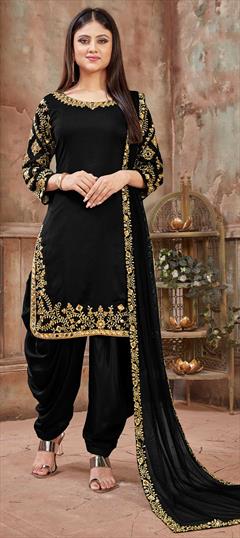 Black Salwar Suit In Rayon Fabric With Red Bandhani Dupatta